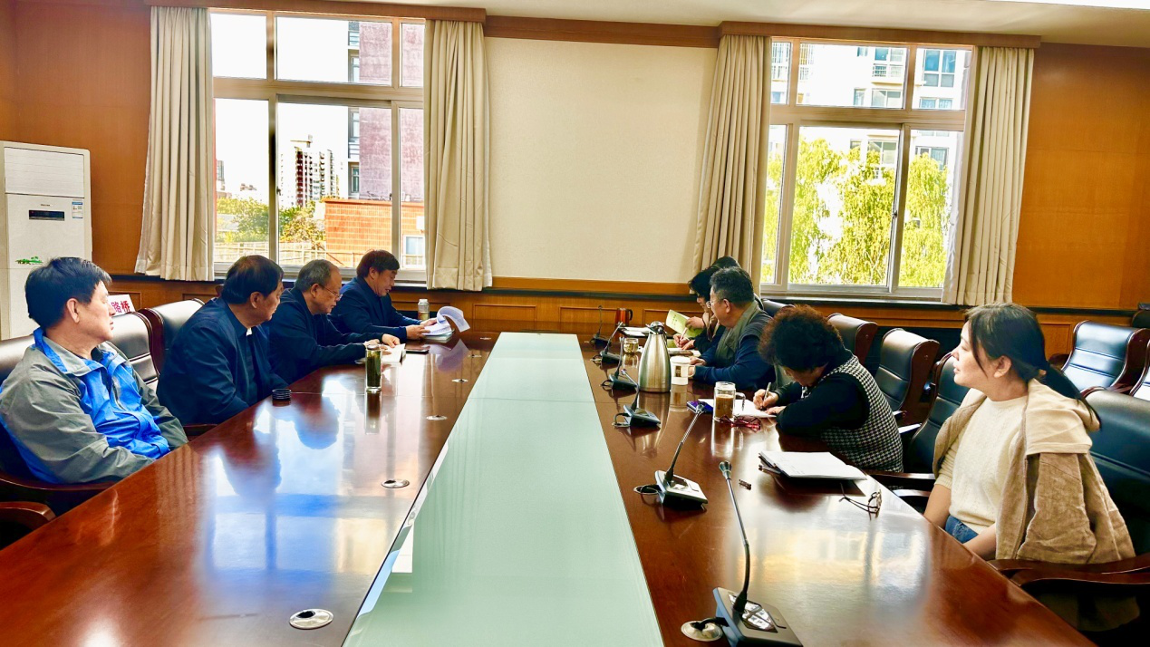 协会党支部组织学习二十大会议精神